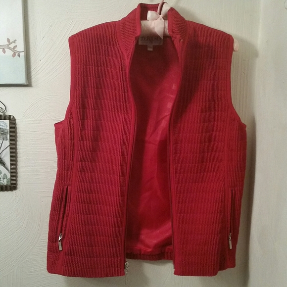 TEHAMA Jackets & Blazers - Tehama quilted lined vest, M